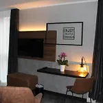 Scotty & Paul Hotel