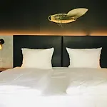 Scotty & Paul Hotel