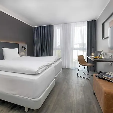 Scotty & Paul Otel 4*