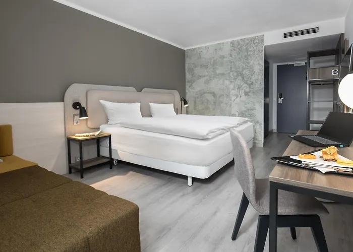 Scotty & Paul Hotel 4*