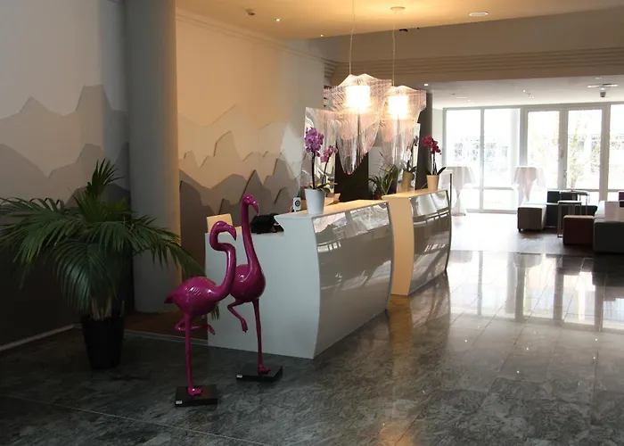 Scotty & Paul Hotel